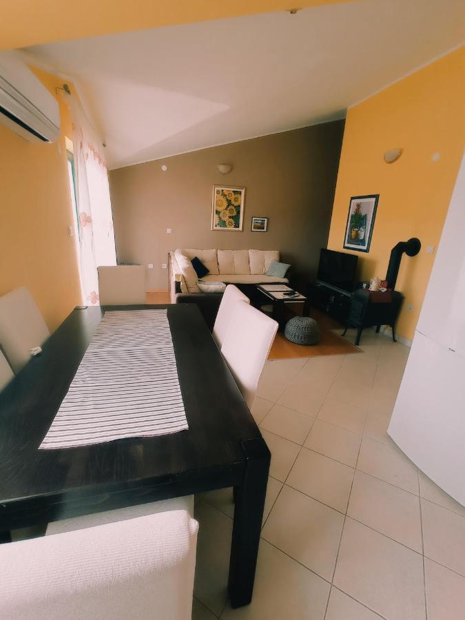 Apartment Silvija Vinišće 외부 사진