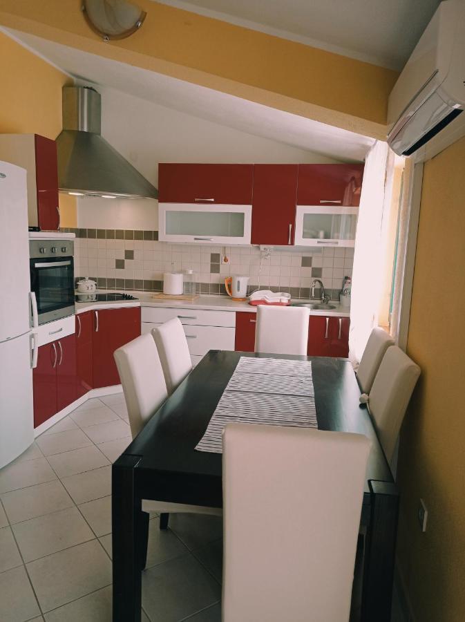 Apartment Silvija Vinišće 외부 사진