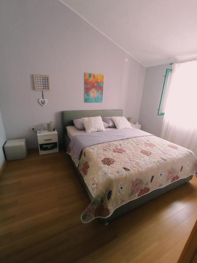 Apartment Silvija Vinišće 외부 사진