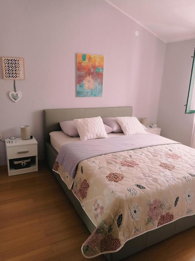 Apartment Silvija Vinišće 외부 사진
