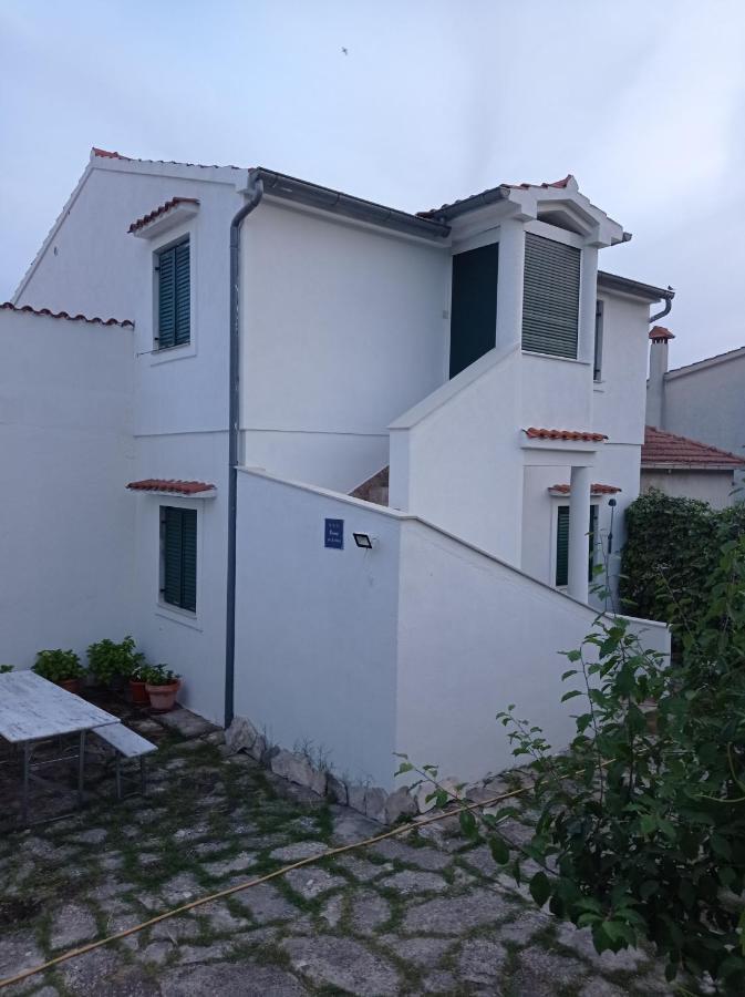 Apartment Silvija Vinišće 외부 사진