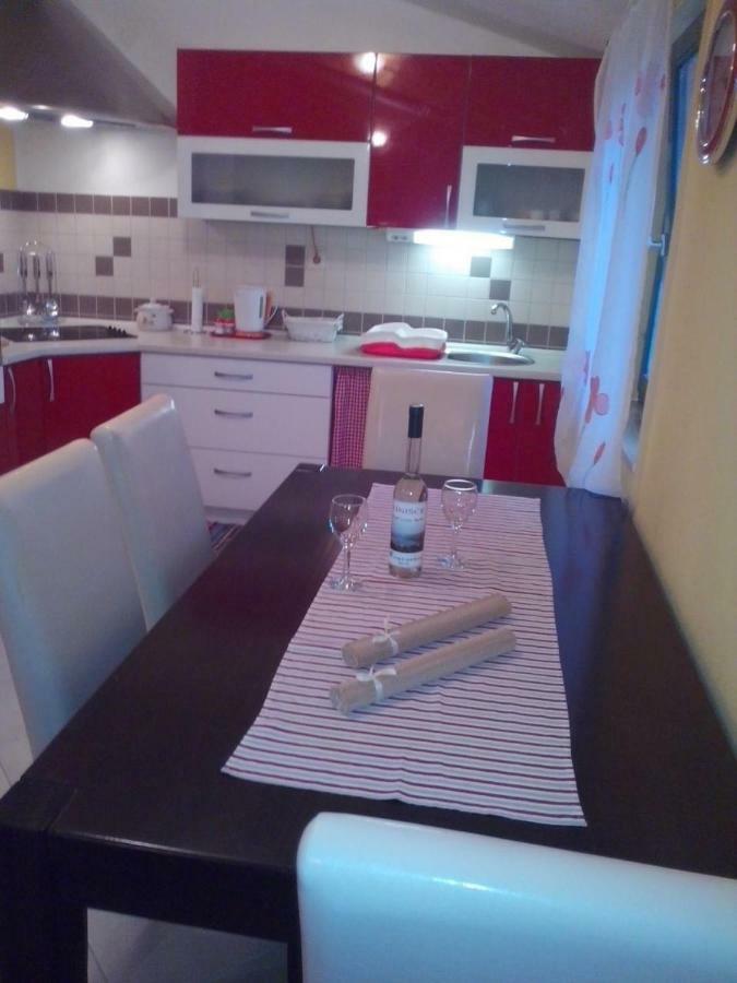 Apartment Silvija Vinišće 외부 사진