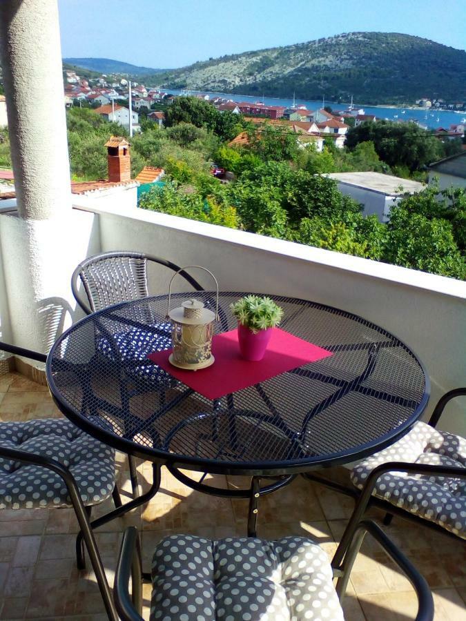 Apartment Silvija Vinišće 외부 사진